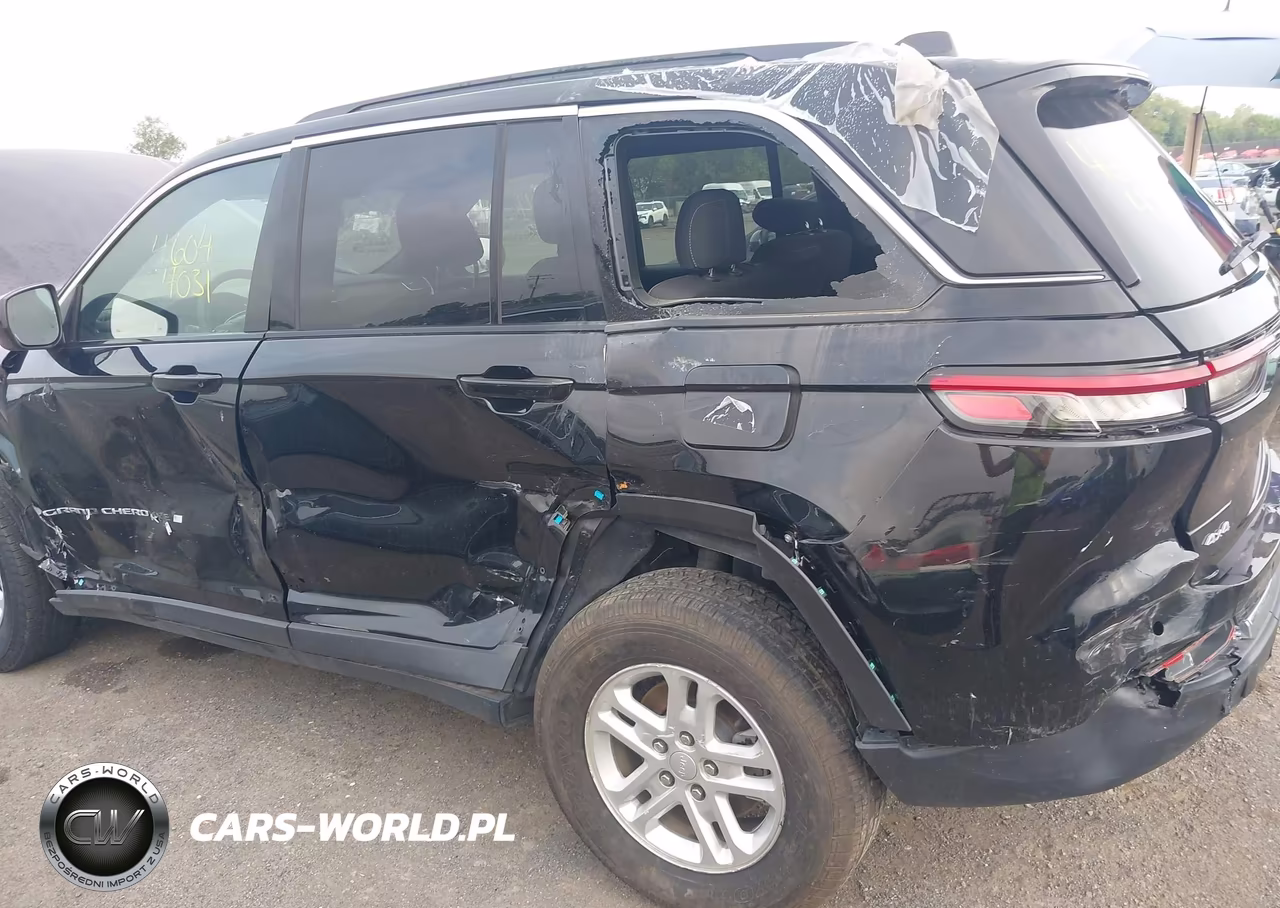 2025 Jeep Grand Cherokee Laredo 4X4 VIN:1C4RJHAG3SC309056 - 19