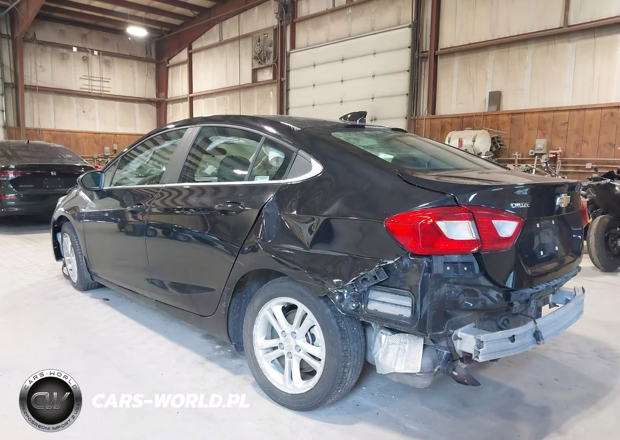 2018 Chevrolet Cruze Lt Auto VIN:1G1BE5SM8J7206966 - 3