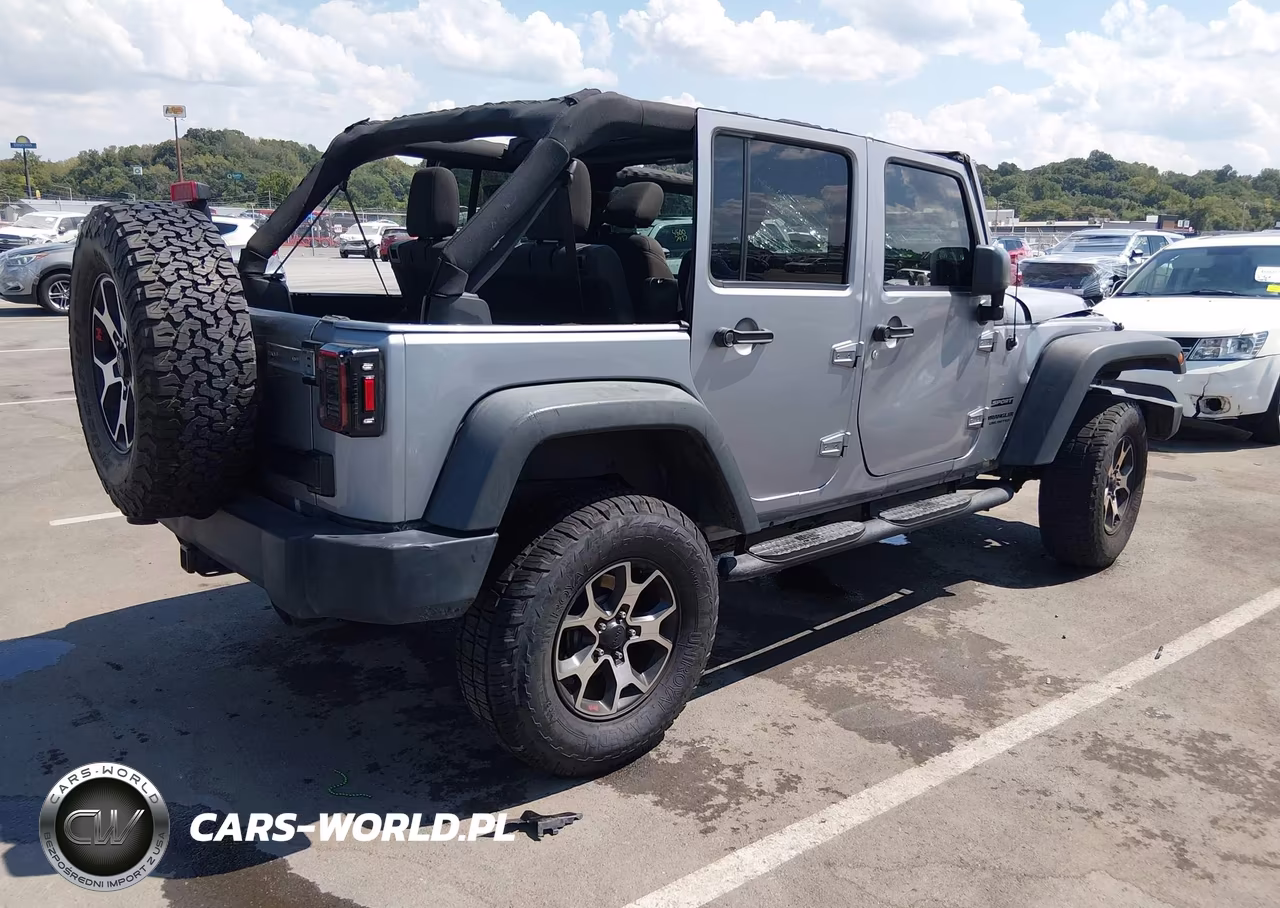 2017 Jeep Wrangler Unlimited Sport 4X4 VIN:1C4HJWDG5HL753589 - 4
