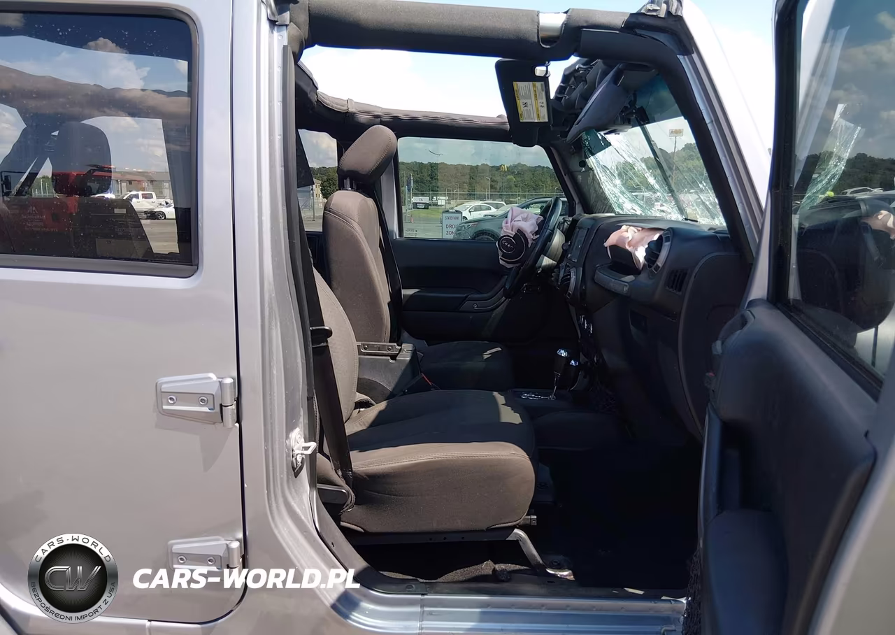 2017 Jeep Wrangler Unlimited Sport 4X4 VIN:1C4HJWDG5HL753589 - 5