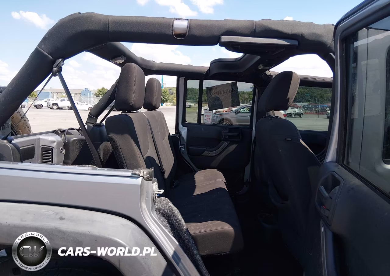 2017 Jeep Wrangler Unlimited Sport 4X4 VIN:1C4HJWDG5HL753589 - 8