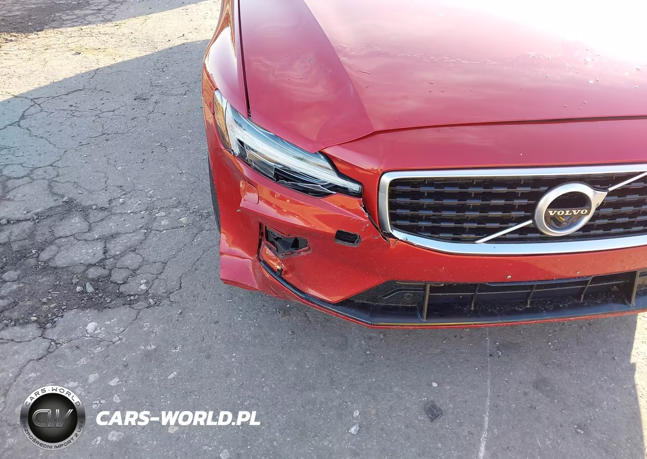 2019 Volvo S60 T6 R-Design VIN:7JRA22TM4KG015332 - 6