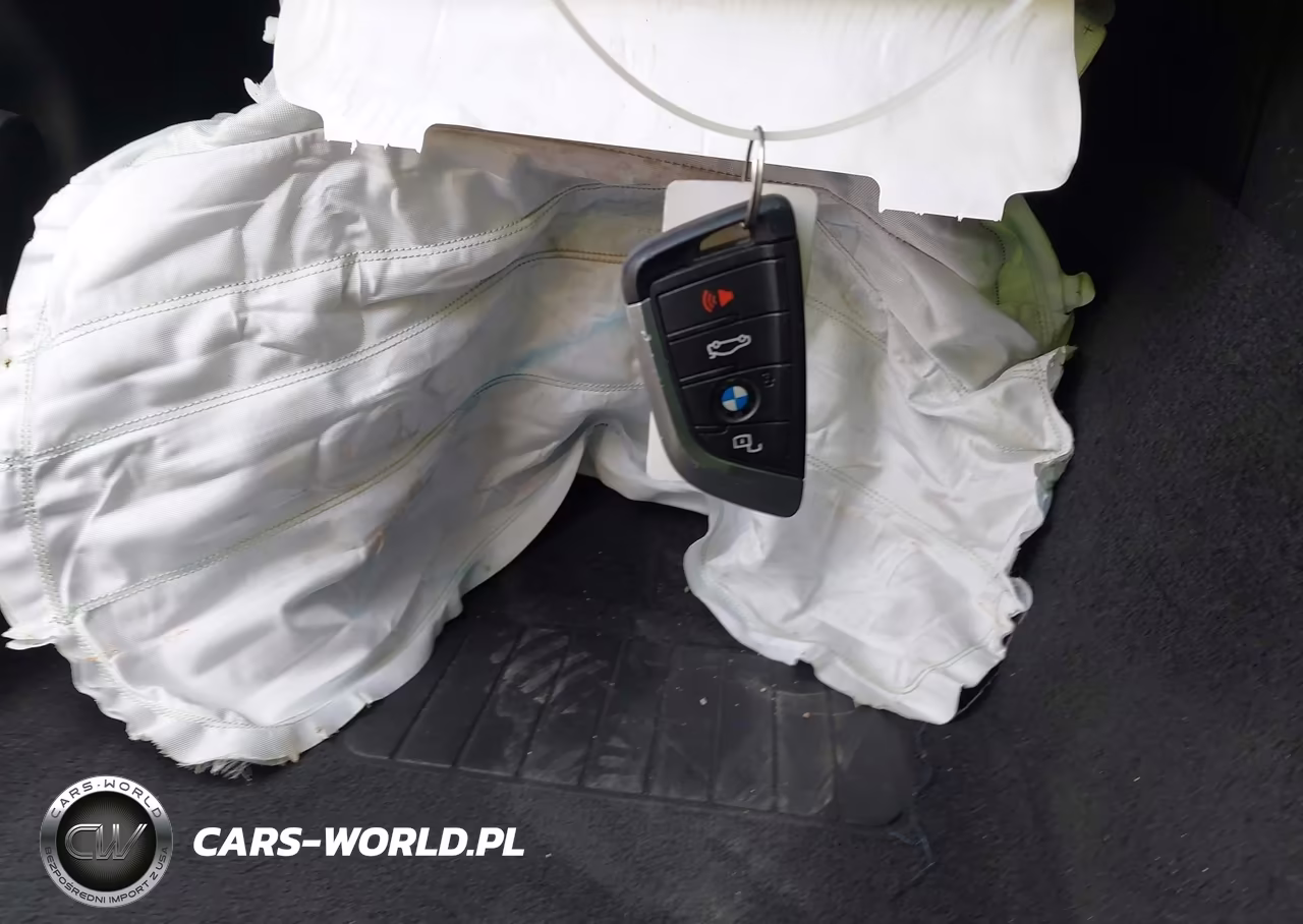 2024 BMW 330I VIN:3MW69FF00R8E04829 - 11