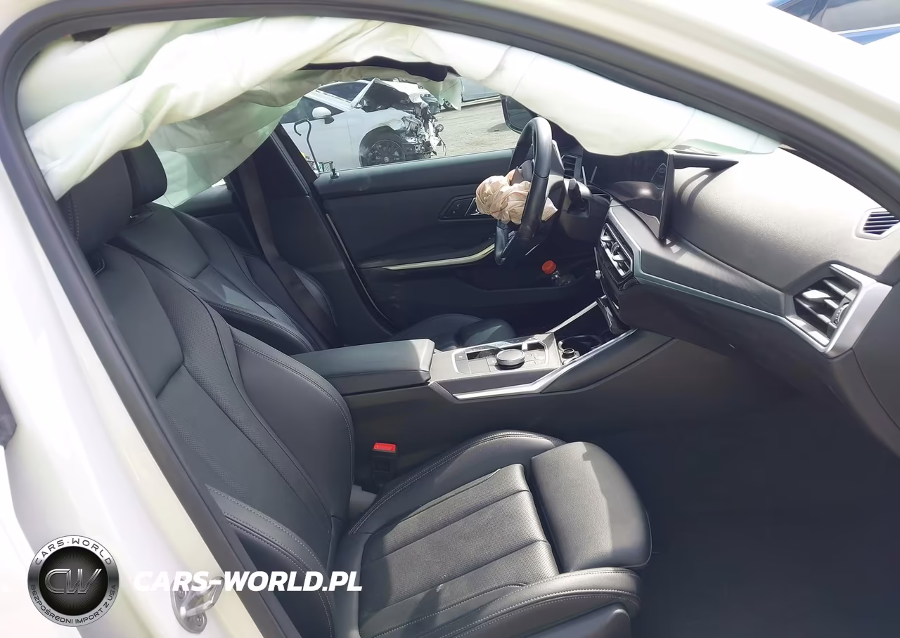 2024 BMW 330I VIN:3MW69FF00R8E04829 - 5