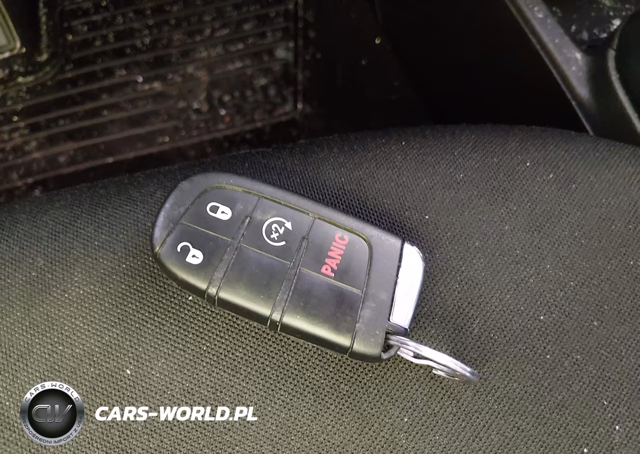 2021 Jeep Renegade Latitude 4X4 VIN:ZACNJDBB3MPN25611 - 11