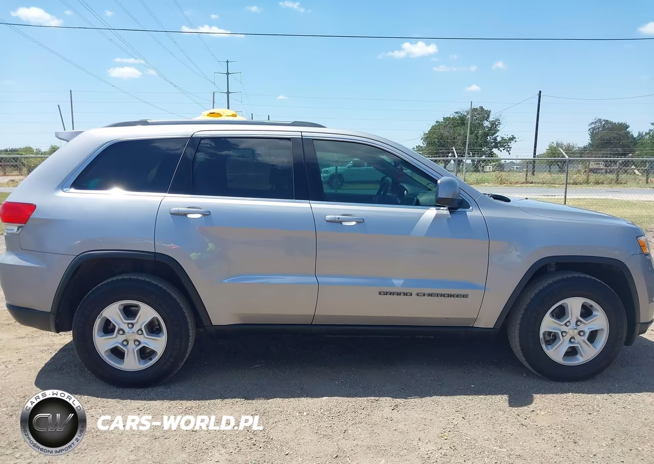 2017 Jeep Grand Cherokee Laredo 4X2 VIN:1C4RJEAG5HC697236 - 13