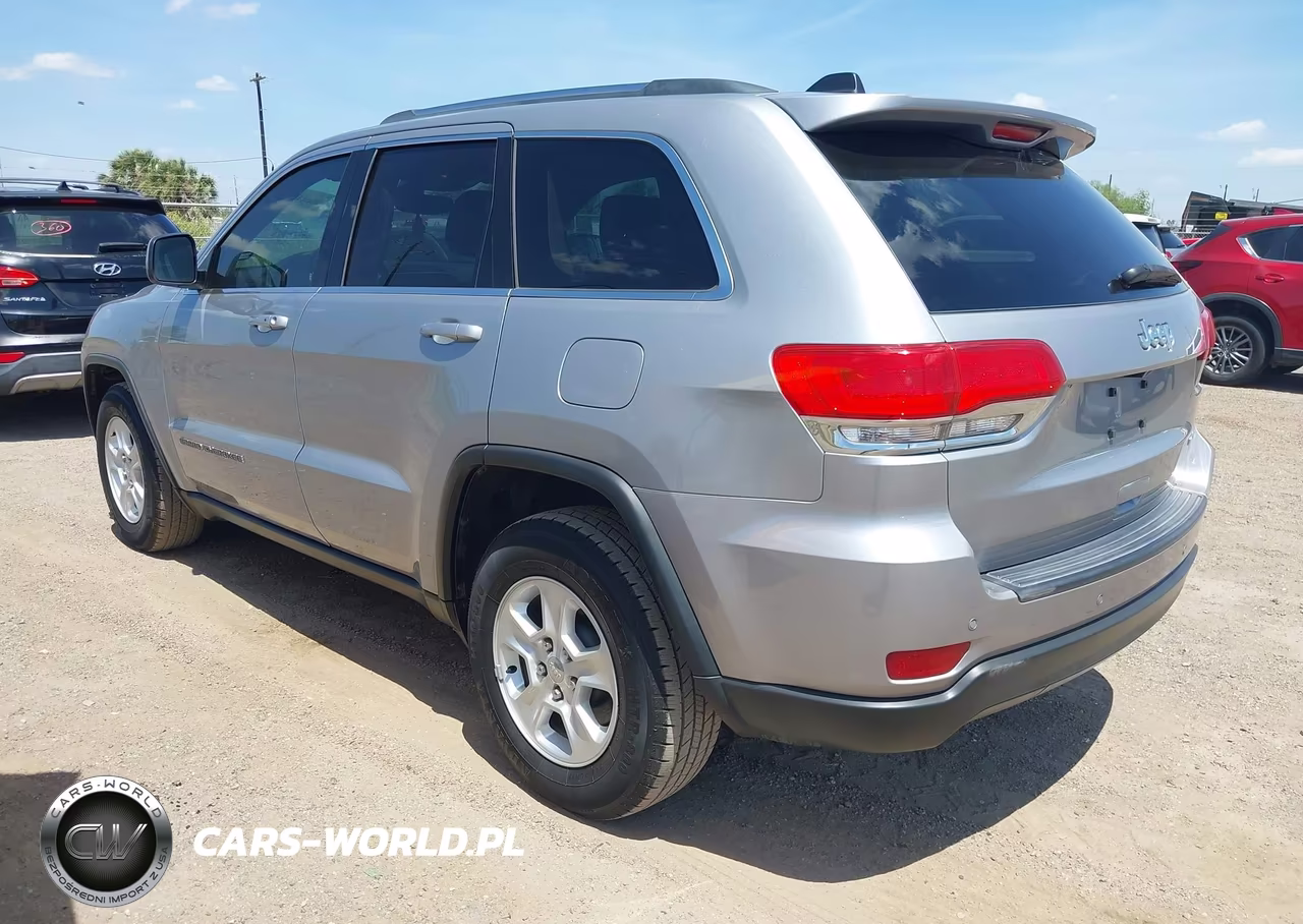 2017 Jeep Grand Cherokee Laredo 4X2 VIN:1C4RJEAG5HC697236 - 3