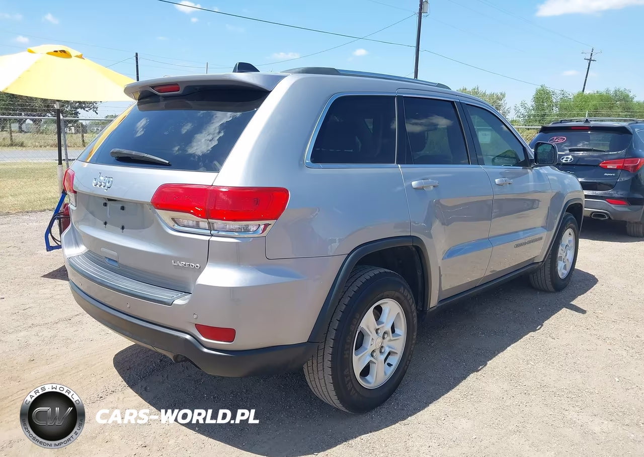 2017 Jeep Grand Cherokee Laredo 4X2 VIN:1C4RJEAG5HC697236 - 4