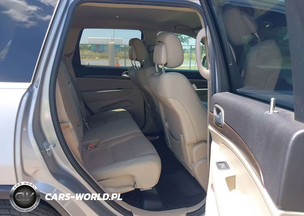 2017 Jeep Grand Cherokee Laredo 4X2 VIN:1C4RJEAG5HC697236 - 8