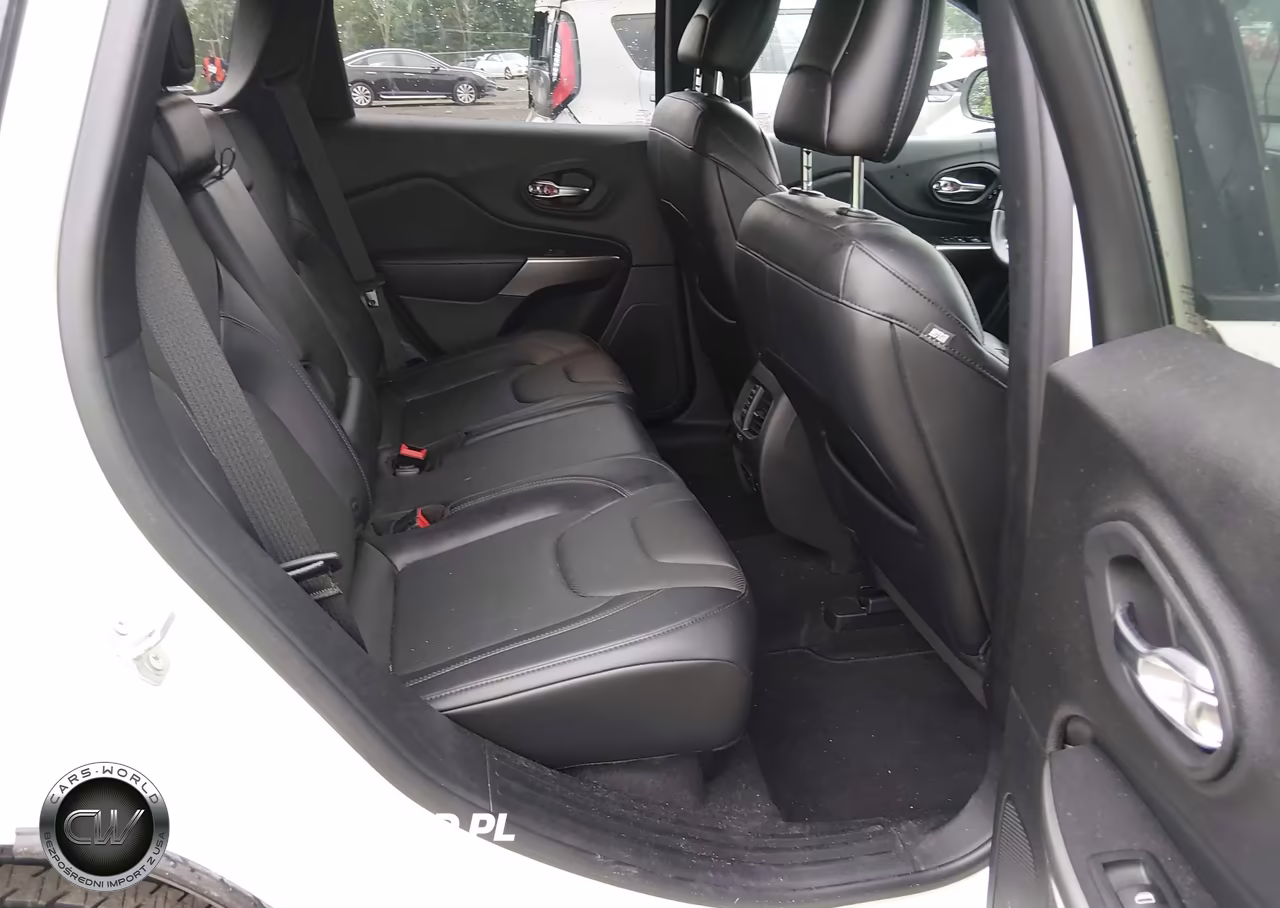 2019 Jeep Cherokee High Altitude 4X4 VIN:1C4PJMDX4KD436677 - 8