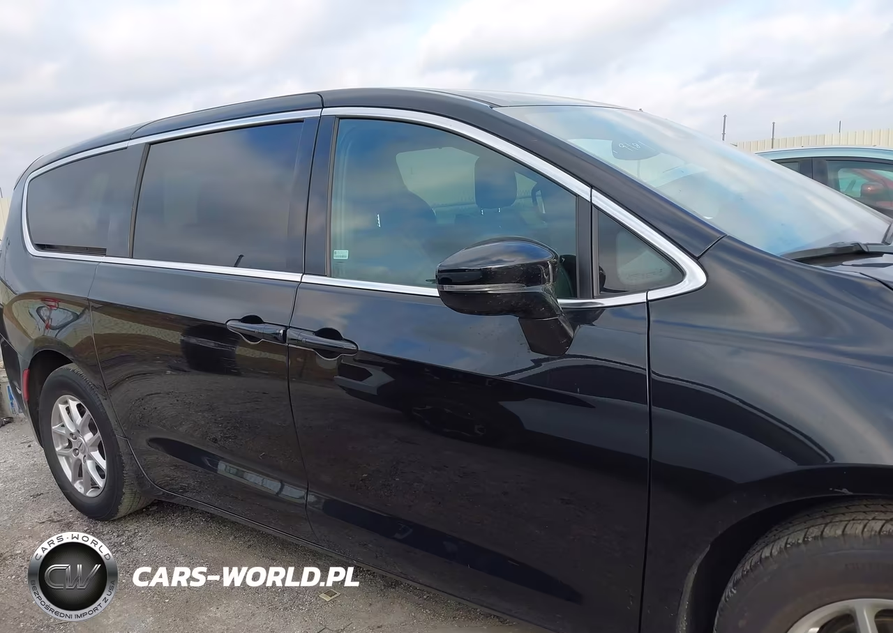 2025 Chrysler Pacifica Select VIN:2C4RC1BG5SR554772 - 13