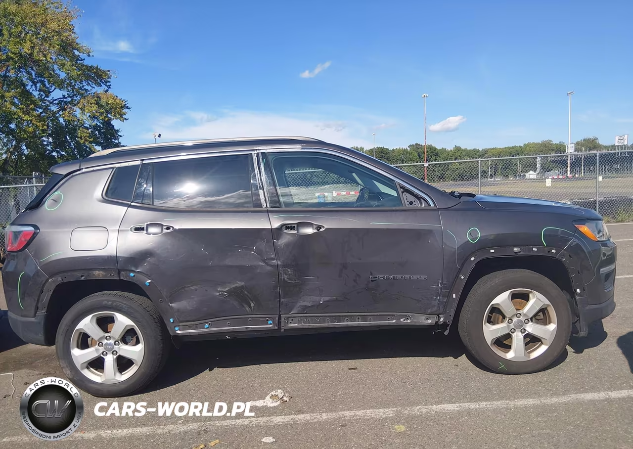 2018 Jeep Compass Latitude 4X4 VIN:3C4NJDBB6JT454640 - 13