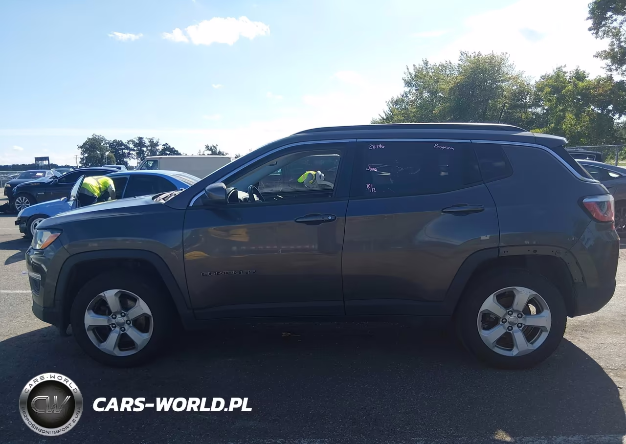 2018 Jeep Compass Latitude 4X4 VIN:3C4NJDBB6JT454640 - 14