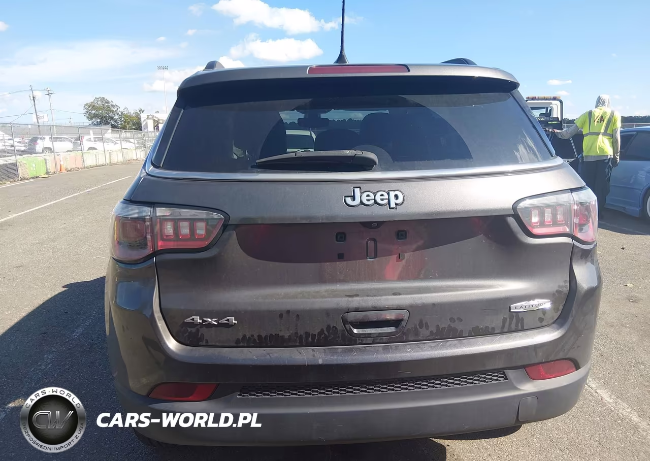 2018 Jeep Compass Latitude 4X4 VIN:3C4NJDBB6JT454640 - 16