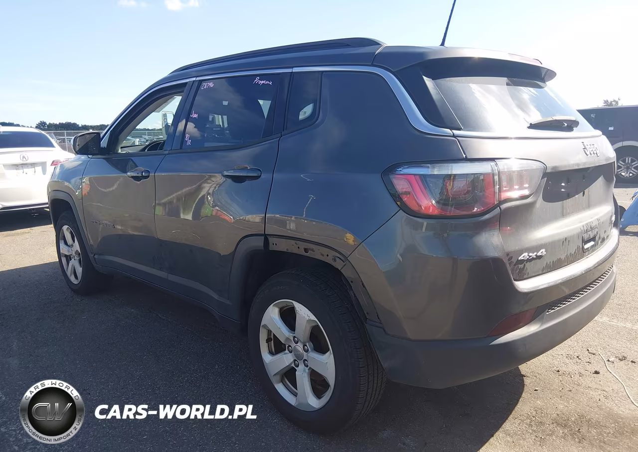 2018 Jeep Compass Latitude 4X4 VIN:3C4NJDBB6JT454640 - 3