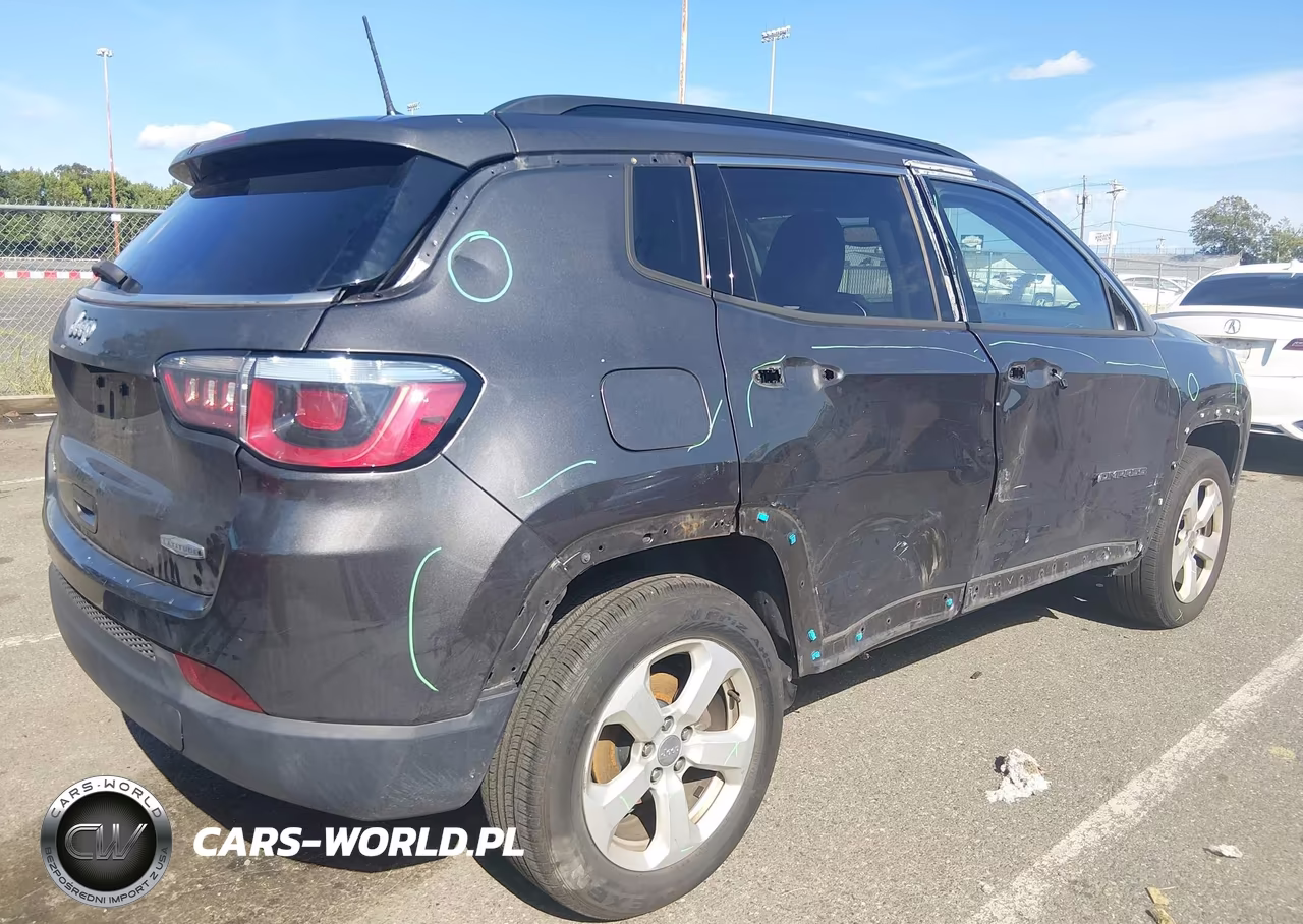 2018 Jeep Compass Latitude 4X4 VIN:3C4NJDBB6JT454640 - 4