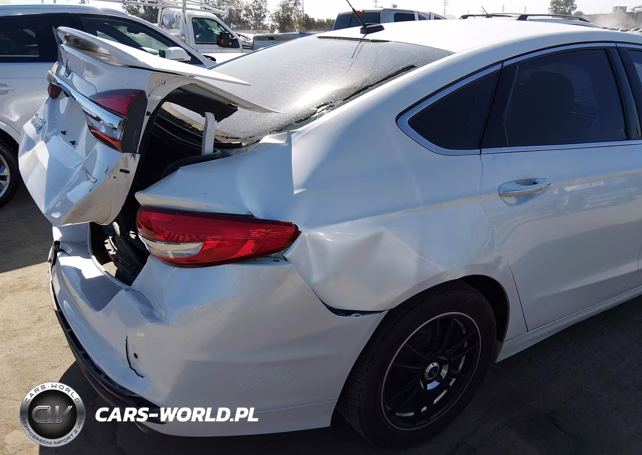 2018 Ford Fusion Energi Platinum-Titanium VIN:3FA6P0SU9JR186943 - 17