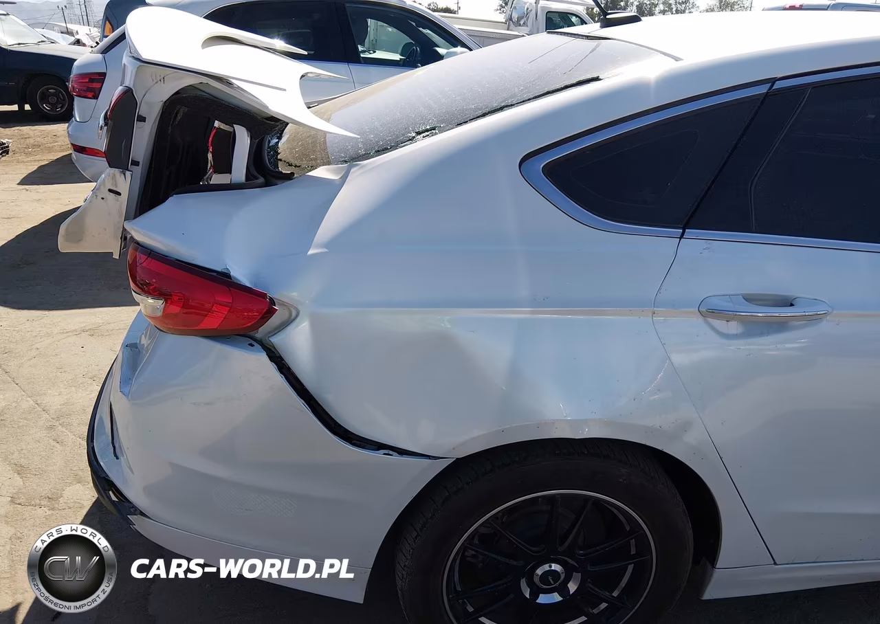 2018 Ford Fusion Energi Platinum-Titanium VIN:3FA6P0SU9JR186943 - 18