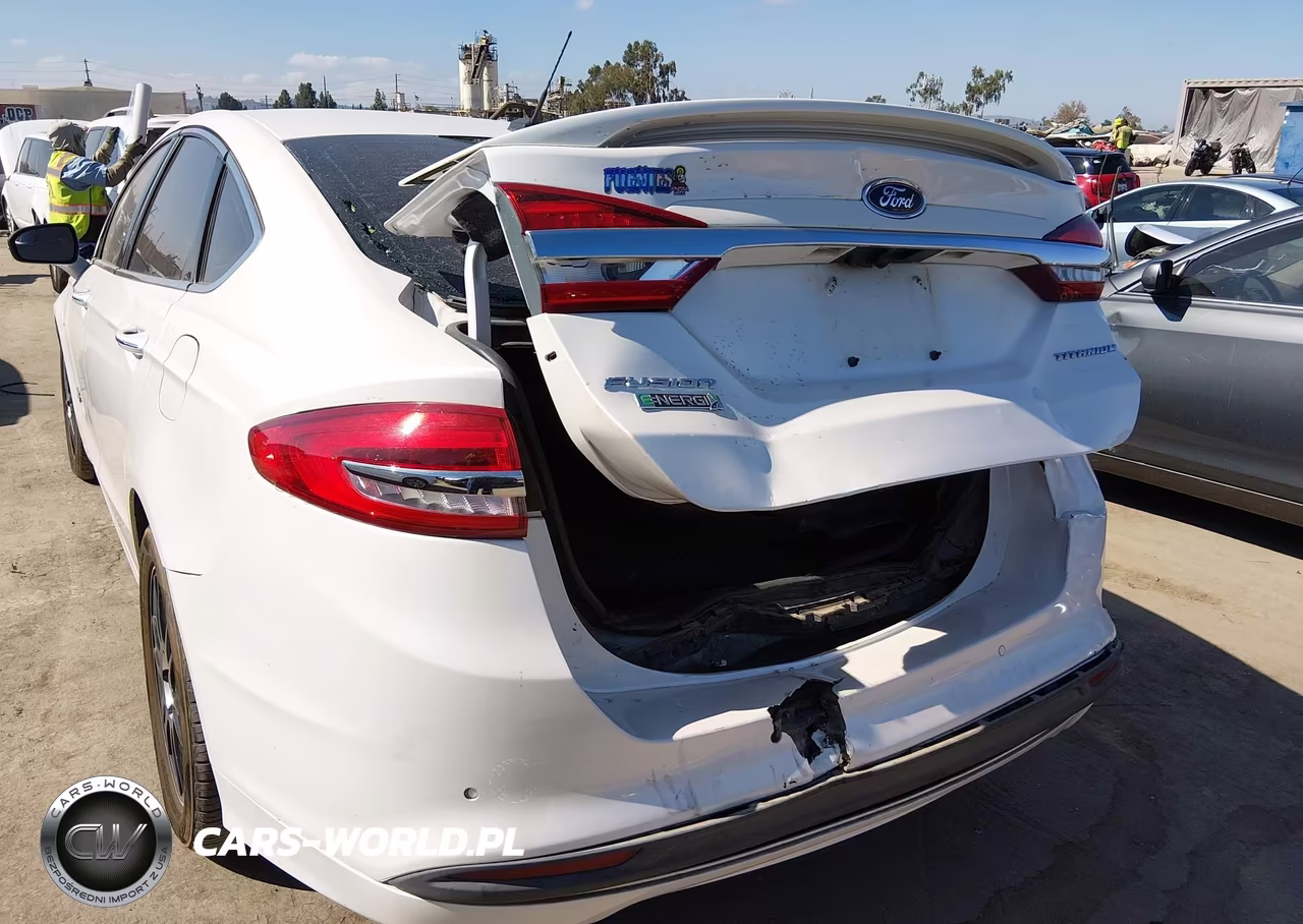 2018 Ford Fusion Energi Platinum-Titanium VIN:3FA6P0SU9JR186943 - 19