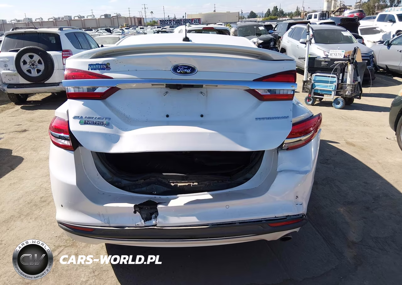 2018 Ford Fusion Energi Platinum-Titanium VIN:3FA6P0SU9JR186943 - 6