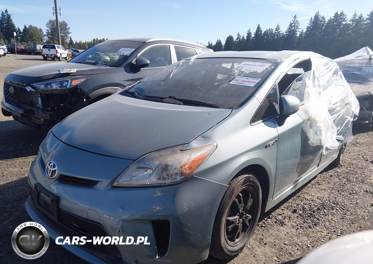 2015 Toyota Prius Five-Four-Persona Series Special Edition-Three-Two VIN:JTDKN3DU8F1872535 - 2