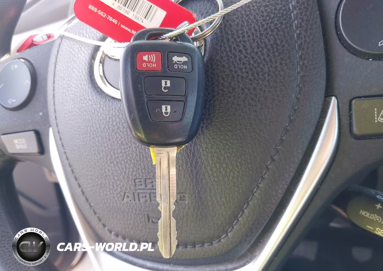 2017 Toyota Corolla Le VIN:2T1BURHE9HC963613 - 11
