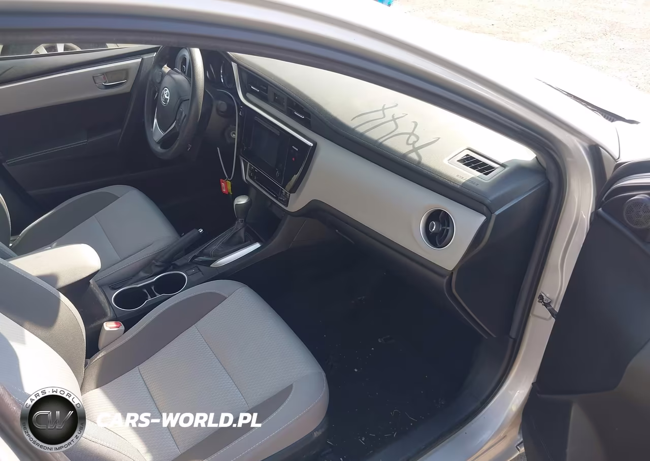 2017 Toyota Corolla Le VIN:2T1BURHE9HC963613 - 5