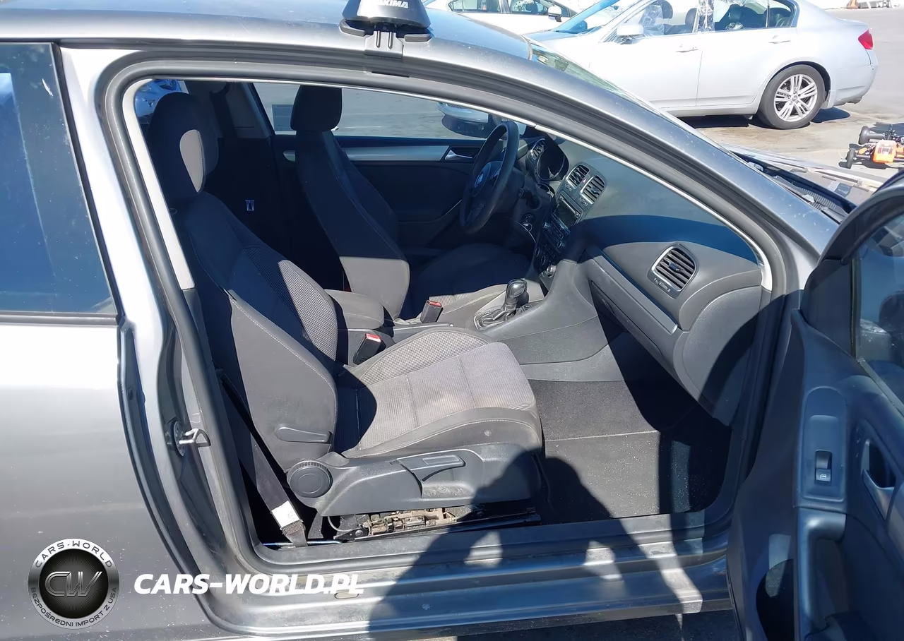 2013 Volkswagen Golf 2.5L 2-Door VIN:WVWBB7AJ3DW126021 - 5
