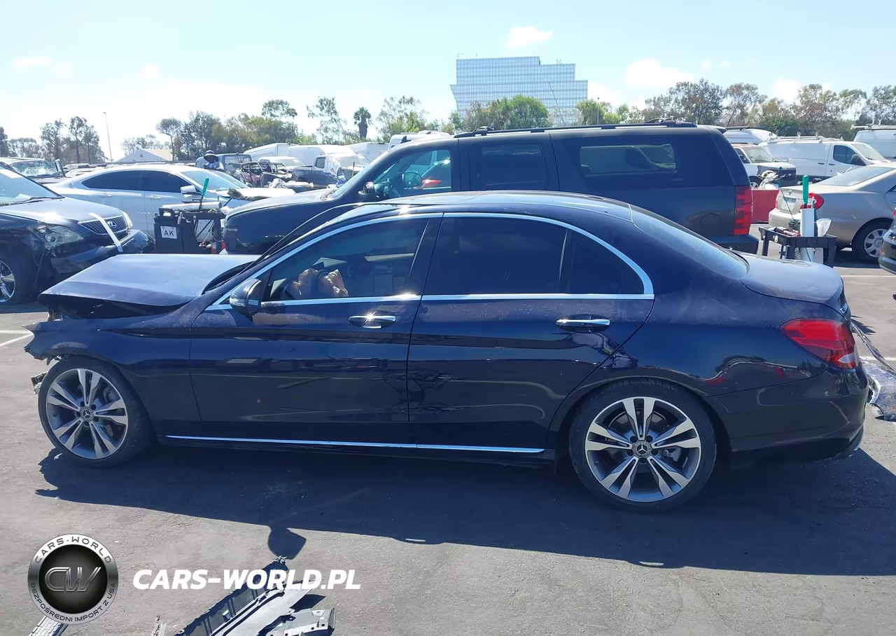 2018 Mercedes-Benz C 300 VIN:55SWF4JB0JU241865 - 15