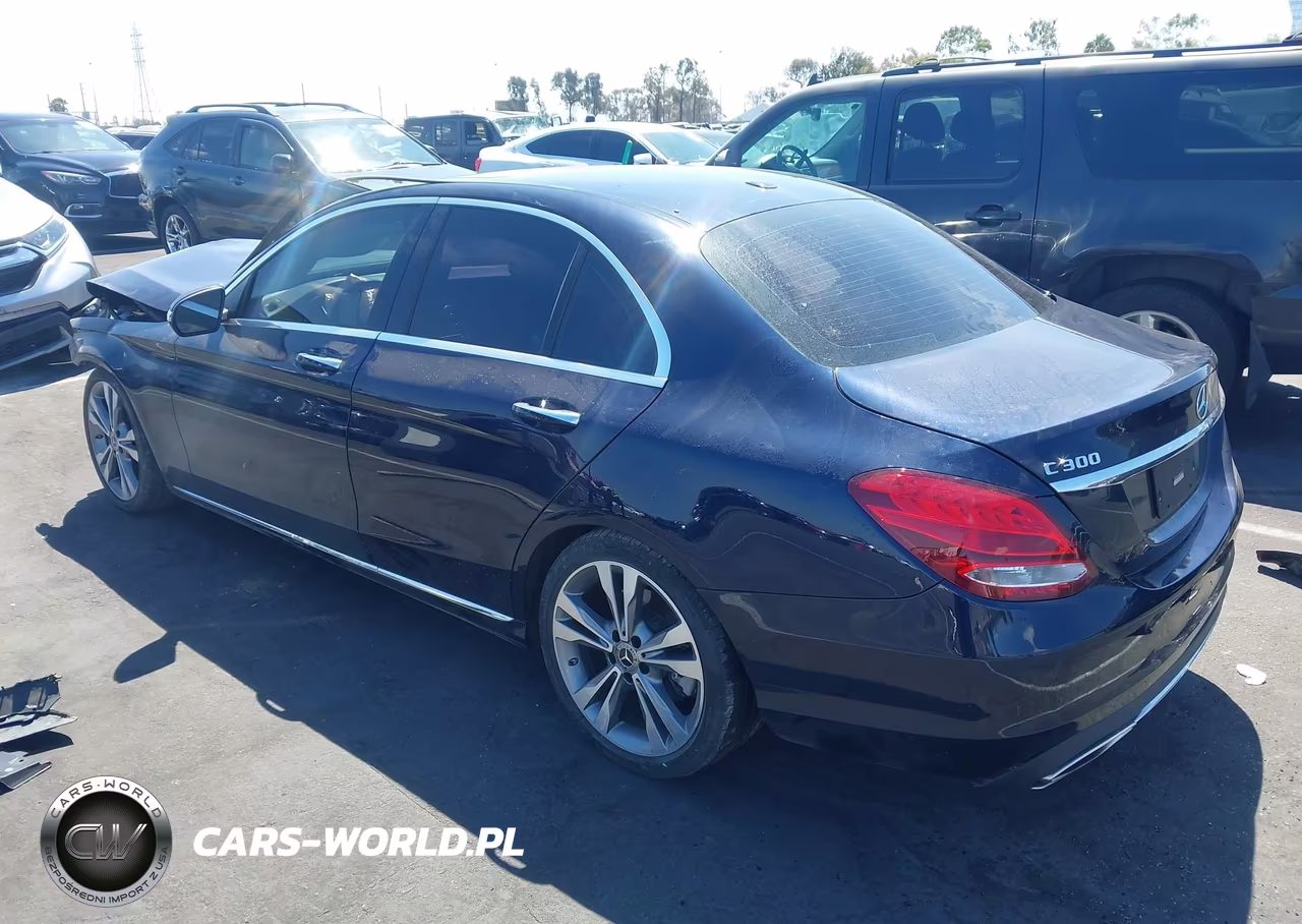 2018 Mercedes-Benz C 300 VIN:55SWF4JB0JU241865 - 3