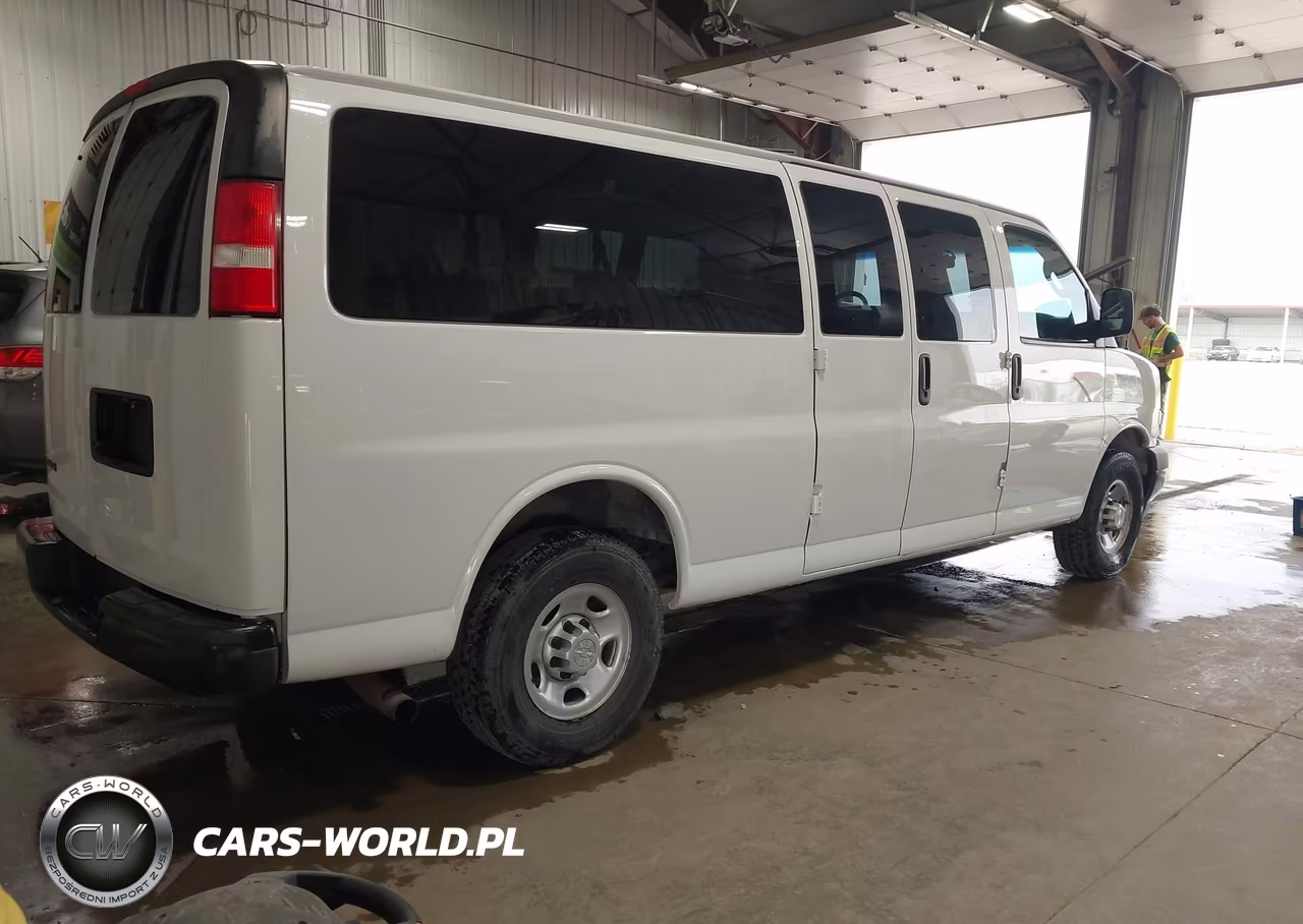 2019 Chevrolet Express 3500 Ls VIN:1GAZGNFG4K1293721 - 4