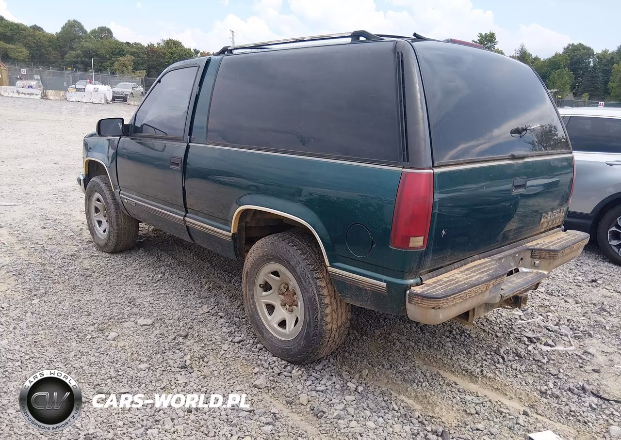 1995 Chevrolet Tahoe K1500 VIN:3GNEK18K5SG119924 - 3
