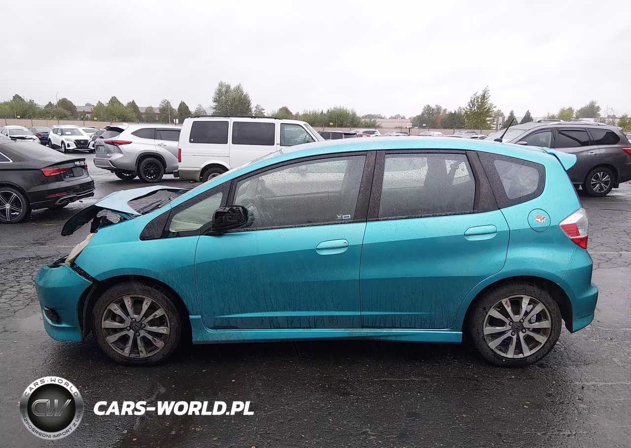 2013 Honda Fit Sport VIN:JHMGE8H58DC006985 - 14