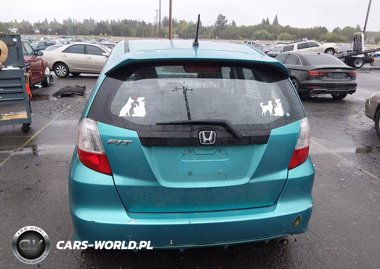 2013 Honda Fit Sport VIN:JHMGE8H58DC006985 - 16