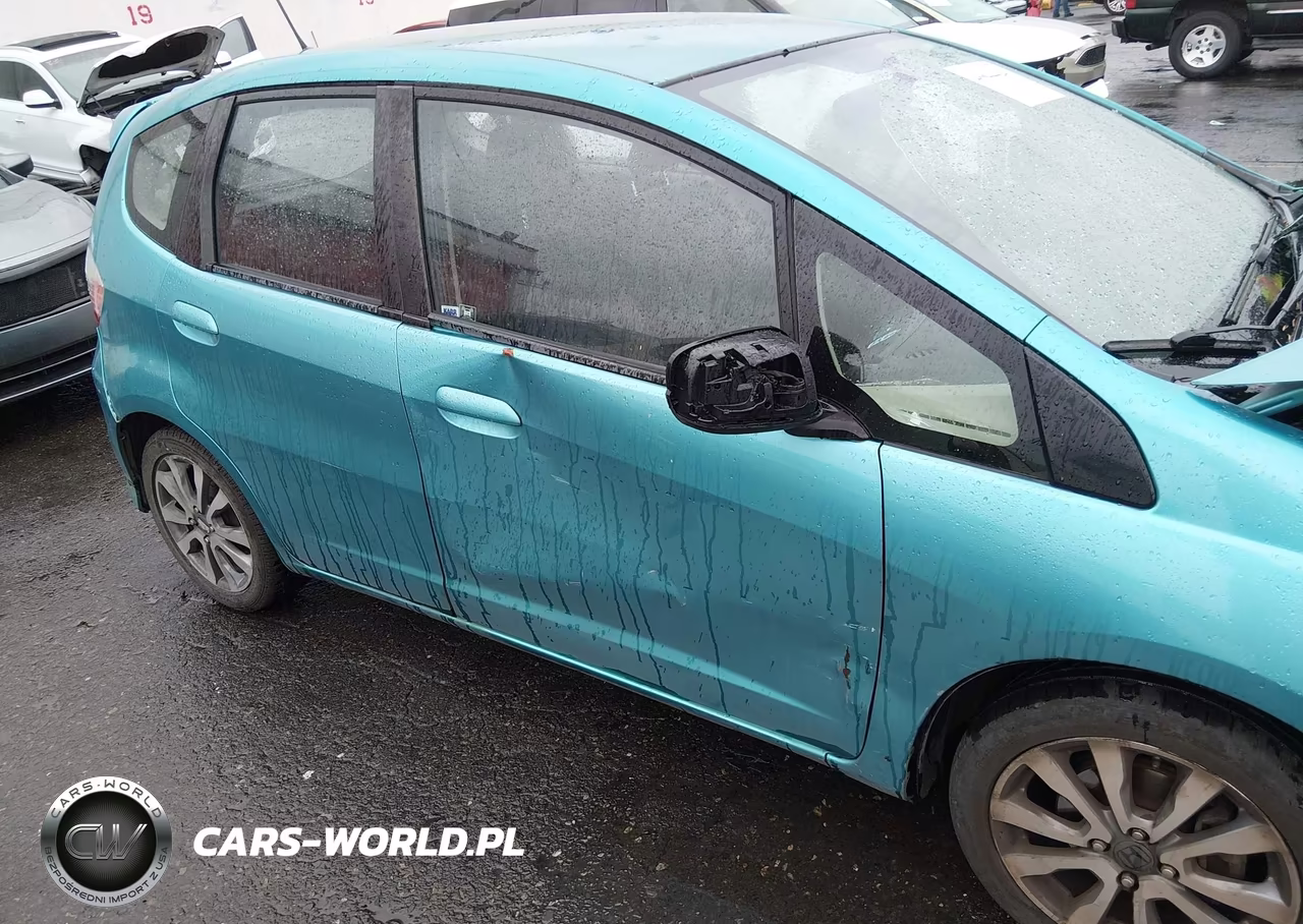 2013 Honda Fit Sport VIN:JHMGE8H58DC006985 - 17
