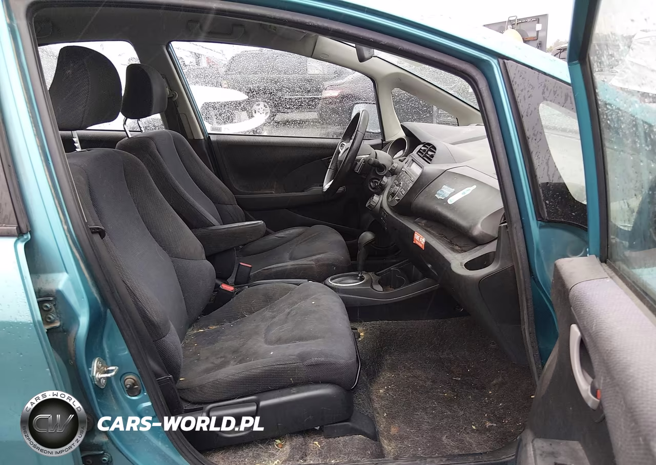 2013 Honda Fit Sport VIN:JHMGE8H58DC006985 - 5