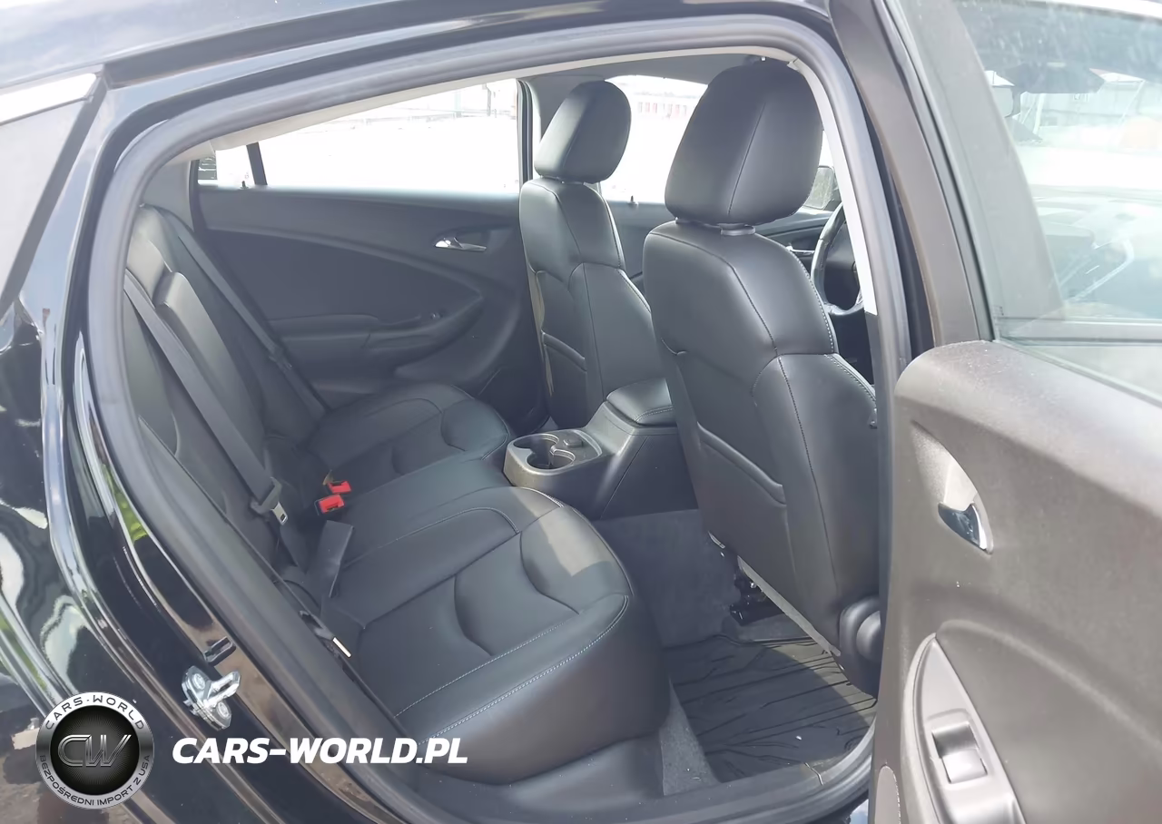 2018 Chevrolet Volt Lt VIN:1G1RA6S50JU149608 - 8