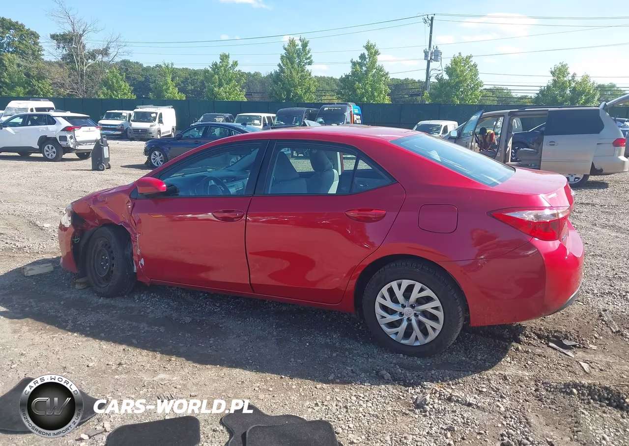 2019 Toyota Corolla Le VIN:2T1BURHE7KC233089 - 14
