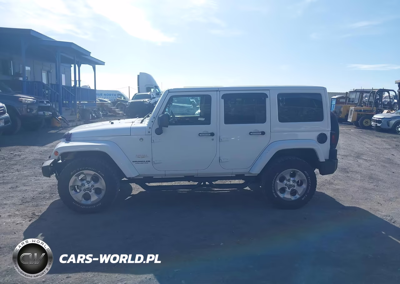 2015 Jeep Wrangler Unlimited Sahara VIN:1C4BJWEGXFL548853 - 14