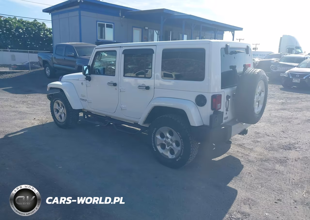 2015 Jeep Wrangler Unlimited Sahara VIN:1C4BJWEGXFL548853 - 3