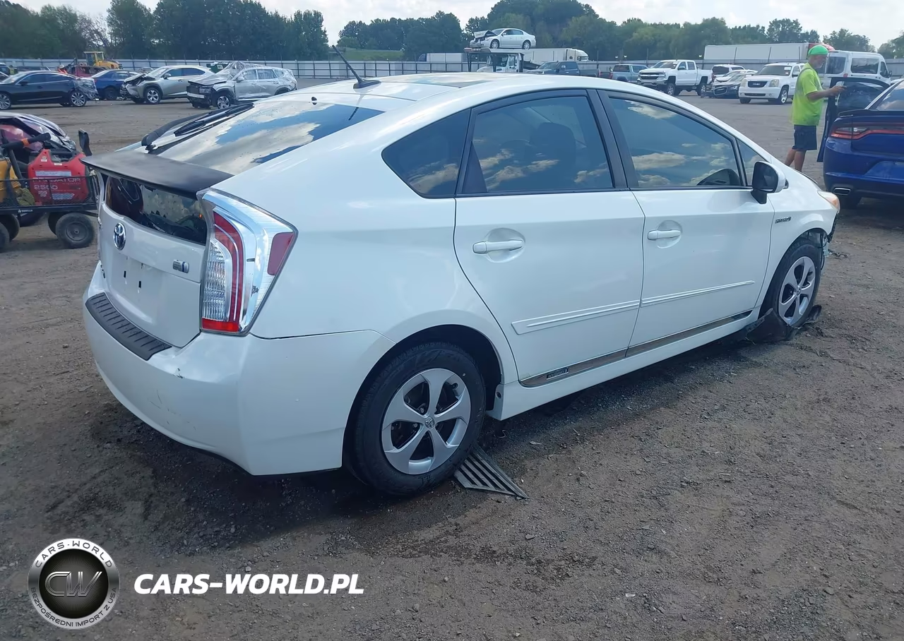 2012 Toyota Prius Three VIN:JTDKN3DU1C1610562 - 4