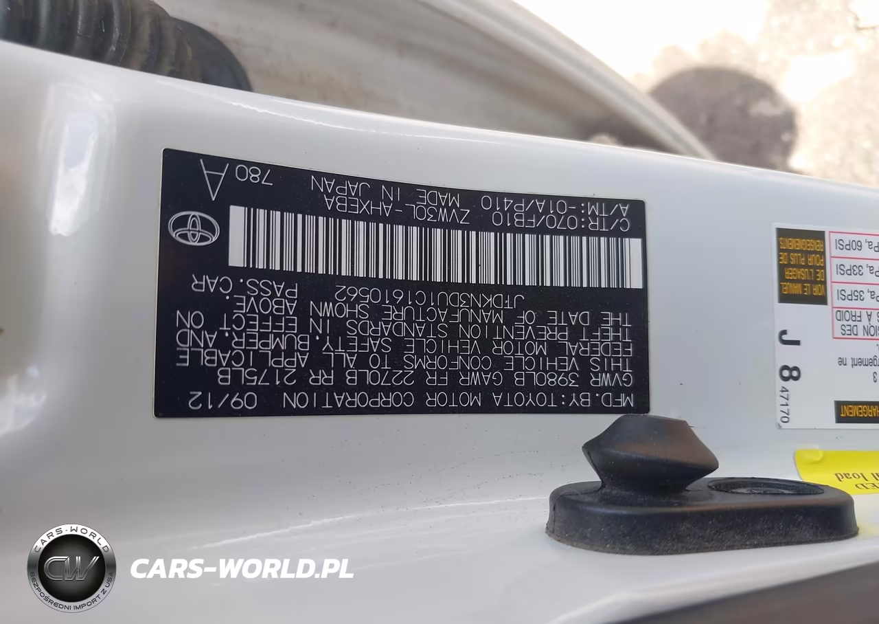2012 Toyota Prius Three VIN:JTDKN3DU1C1610562 - 9