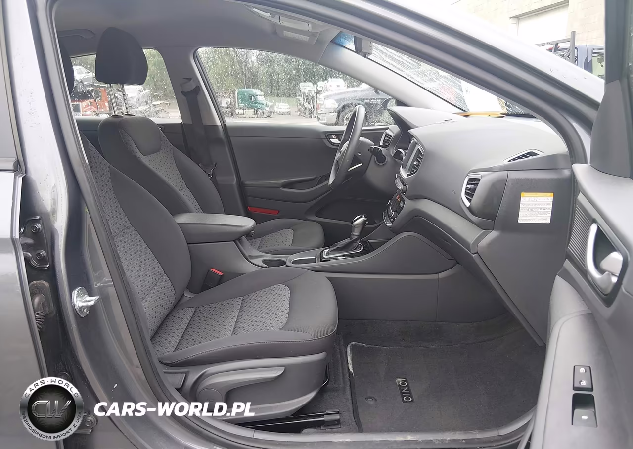 2018 Hyundai Ioniq Hybrid Blue VIN:KMHC65LC7JU100987 - 5