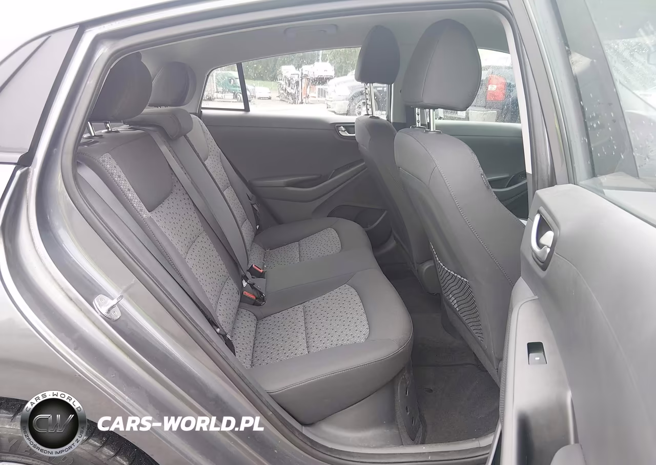 2018 Hyundai Ioniq Hybrid Blue VIN:KMHC65LC7JU100987 - 8