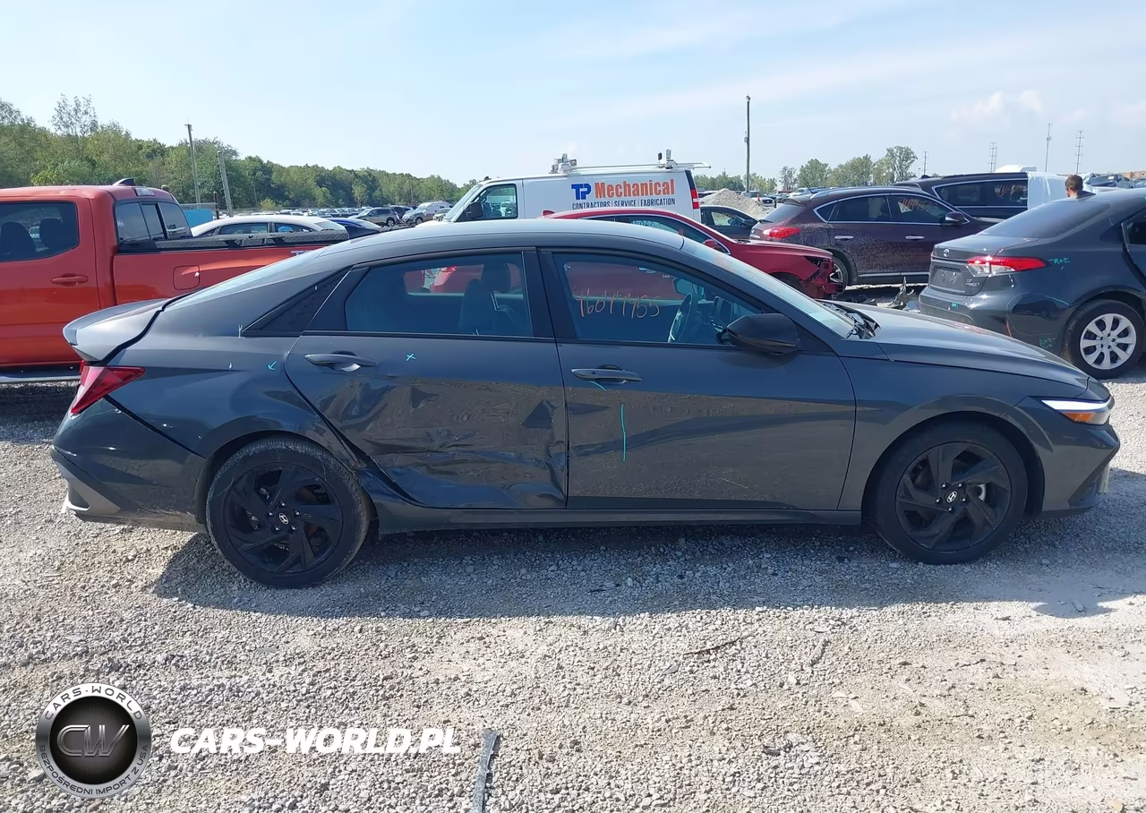 2026 Hyundai Elantra Sel Sport VIN:KMHLM4DG6TU163857 - 13