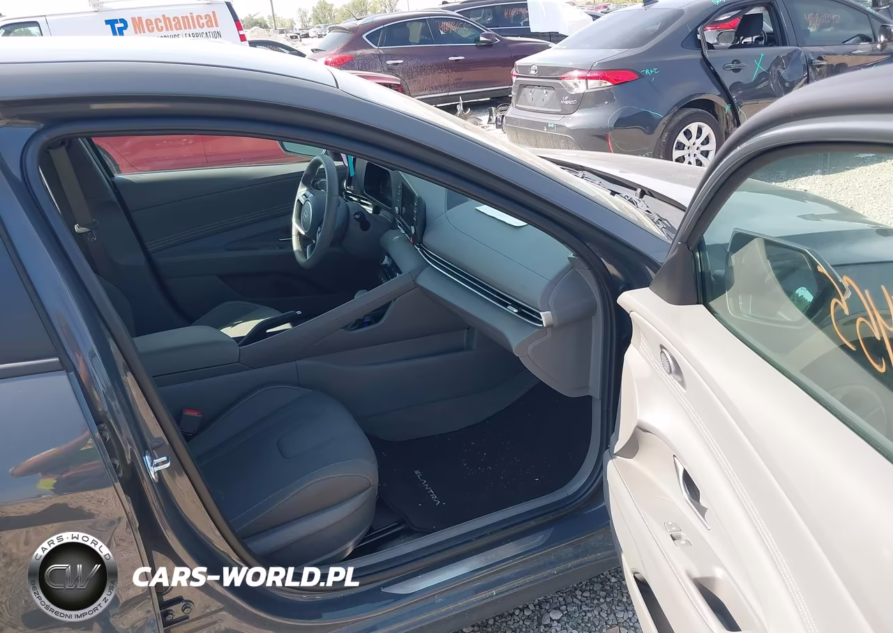 2026 Hyundai Elantra Sel Sport VIN:KMHLM4DG6TU163857 - 5