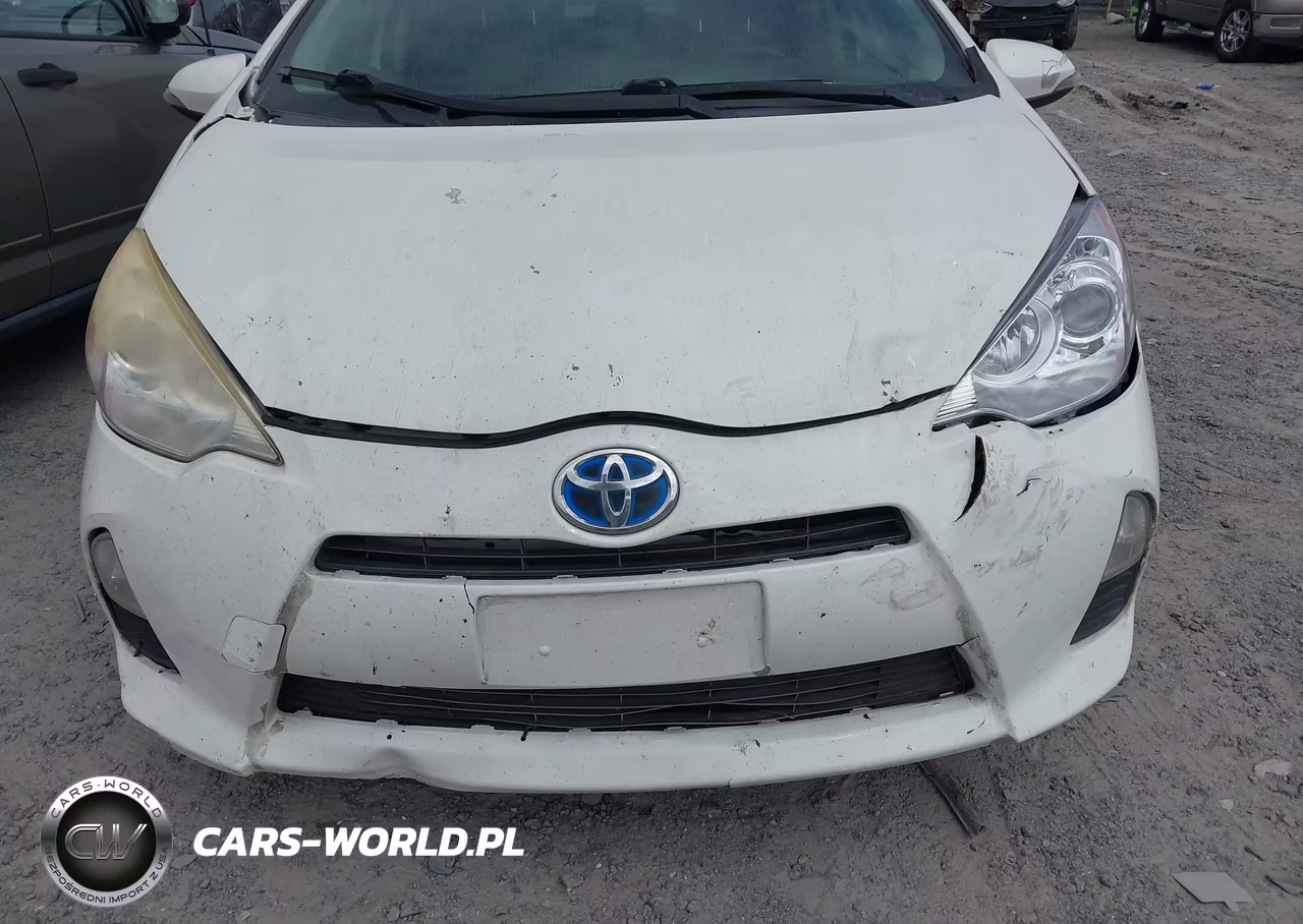 2014 Toyota Prius C Two VIN:JTDKDTB33E1079364 - 12