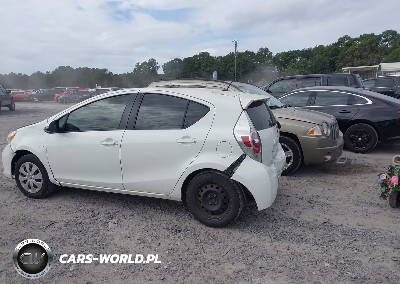 2014 Toyota Prius C Two VIN:JTDKDTB33E1079364 - 14