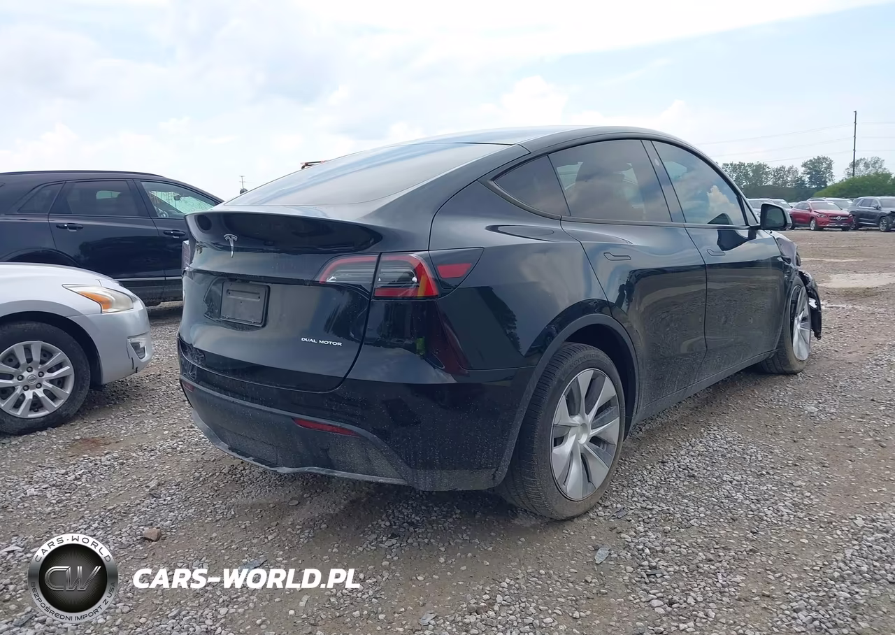 2023 Tesla Model Y Awd-Long Range Dual Motor All-Wheel Drive VIN:7SAYGDEEXPA212152 - 4
