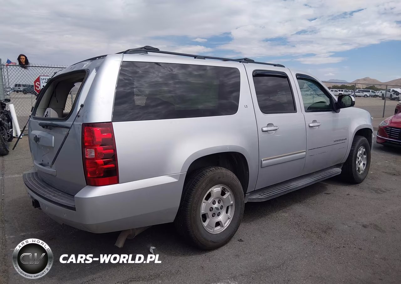 2013 Chevrolet Suburban 1500 Lt VIN:1GNSCJE07DR368246 - 4